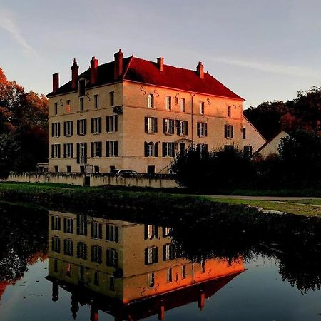 Bed and Breakfast Le Moulin Neuf Ancy-le-Franc Exteriér fotografie